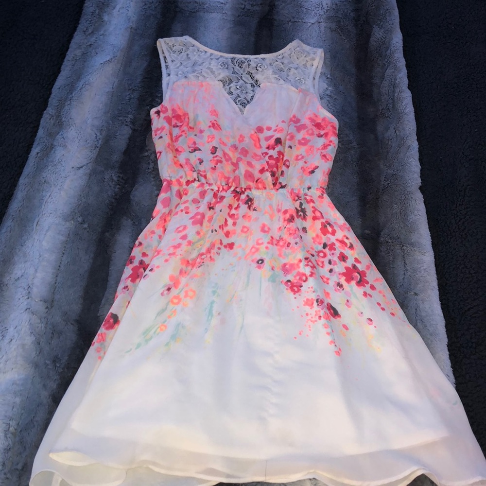 Candies Flowy Lace Dress